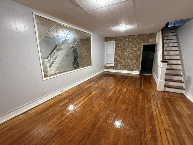 Building Photo - 1006 Spruce St