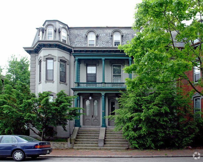 Building Photo - 138-140 Pine St