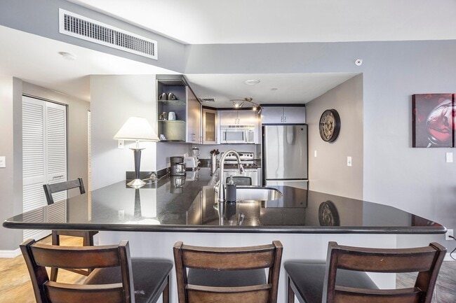 Building Photo - 1720 Harrison St