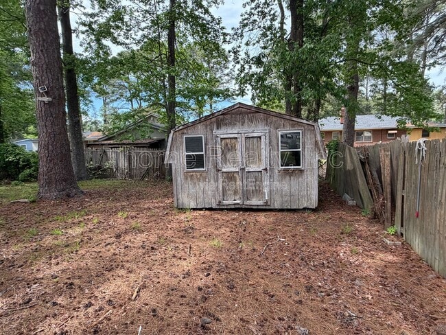 Building Photo - 1416 Rosewood Ave
