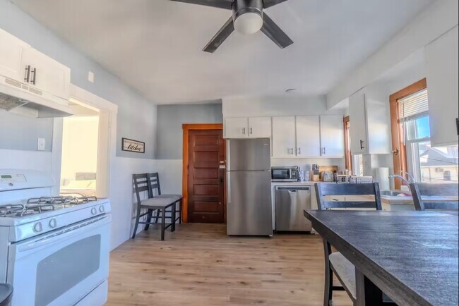 Building Photo - 39 Medford St