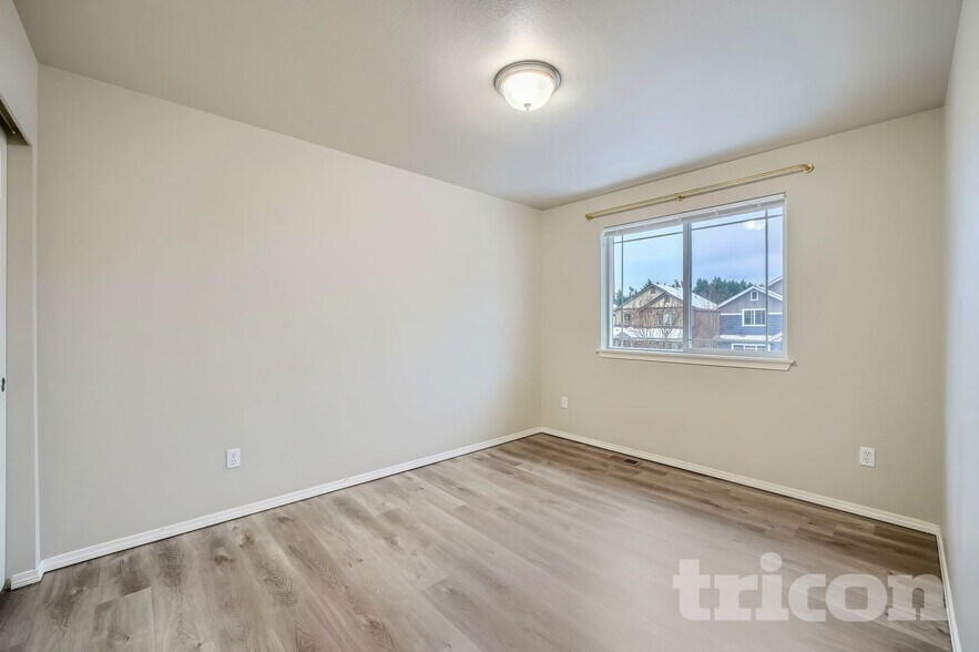 Building Photo - 4328 5th Ave NW