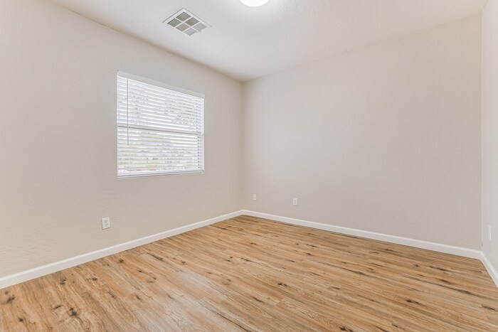 Building Photo - 2423 E San Manuel Rd