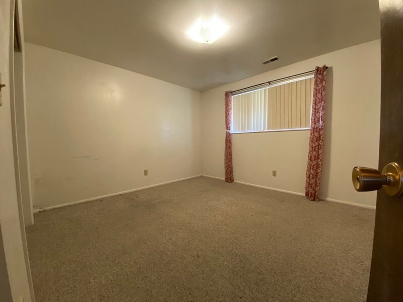 Building Photo - 340 S 100 W