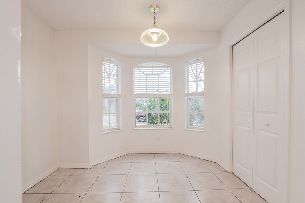 Building Photo - 2601 River Ridge Dr