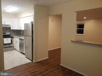 Building Photo - 1115 Thomas Rd