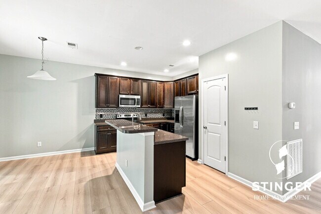 Building Photo - 117 Mission Way