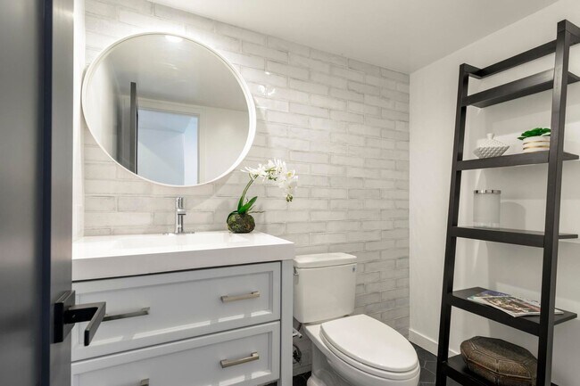 Building Photo - **3900 Paseo De Las Tortugas Torrance** Spacious 4 bedroom 3 bath with beautiful view!