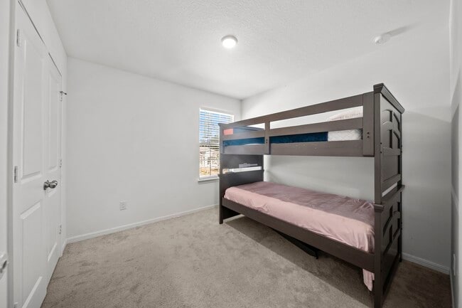 Building Photo - 116 Chestnut Gate Dr