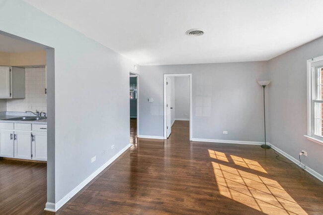 Building Photo - 11212 1st St