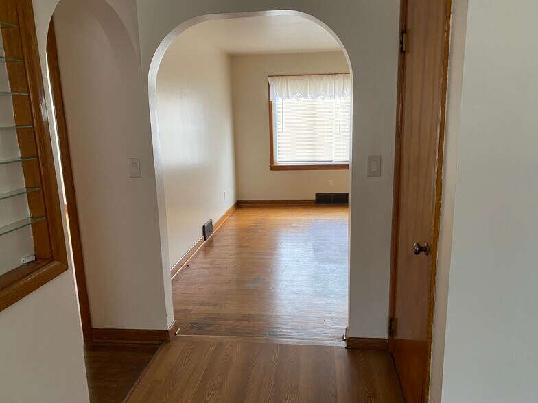 Building Photo - 216 Dort Ln NW