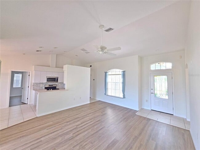 Building Photo - 395 Dorchester Dr