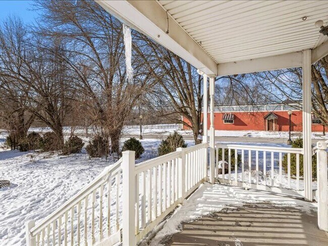 Building Photo - 520 W Bucyrus St