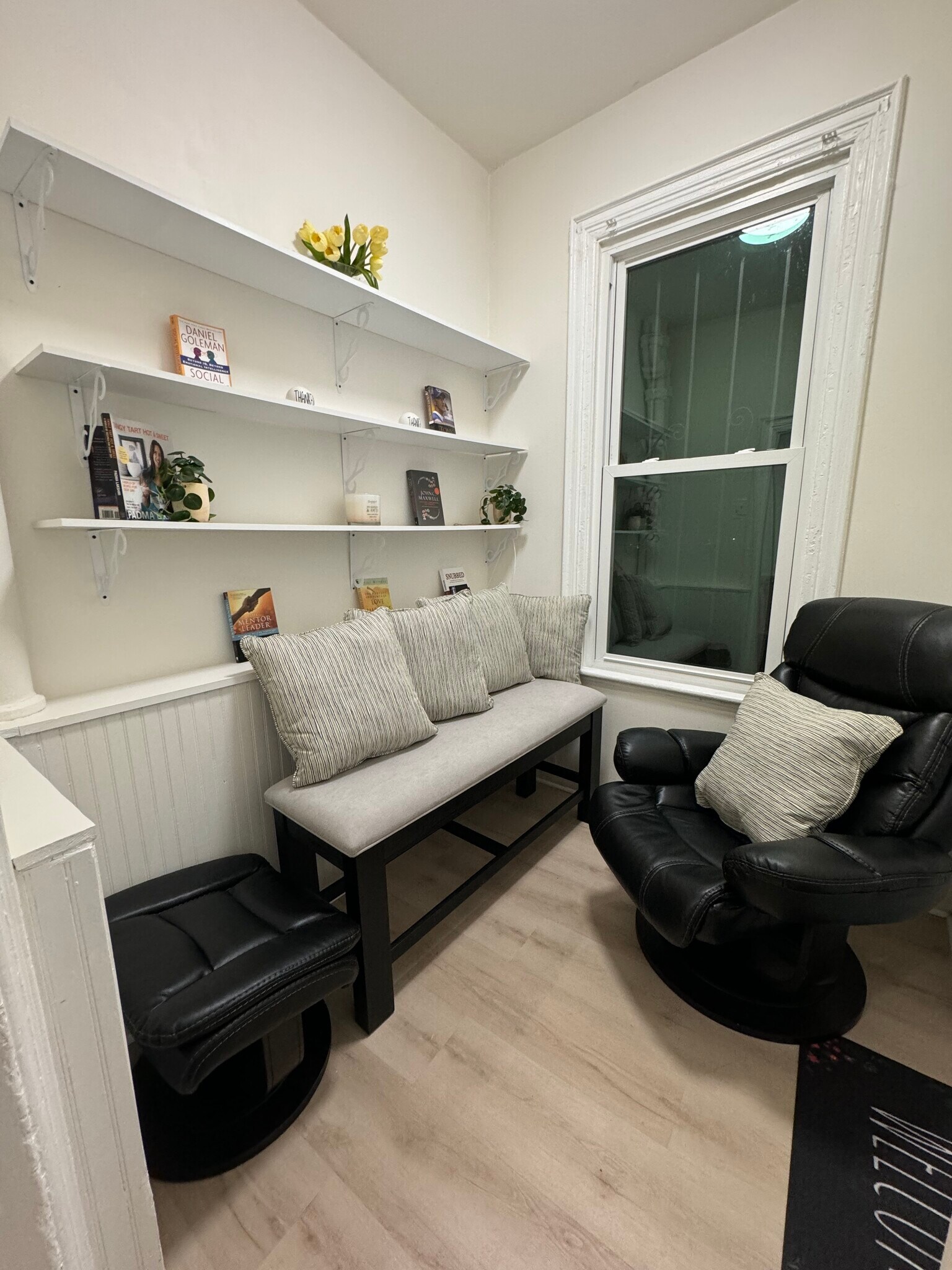 Building Photo - 4 Montrose St