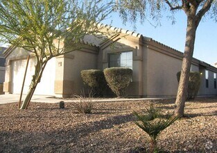 Building Photo - 4 Bedroom, 2 Bath Coming 07/01/25!