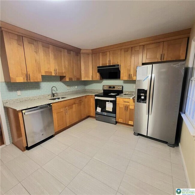 Building Photo - 1081 Barnside Rd