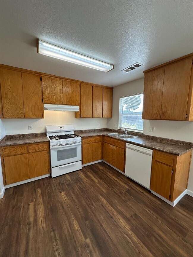 Building Photo - 2253 N San Pablo Ave