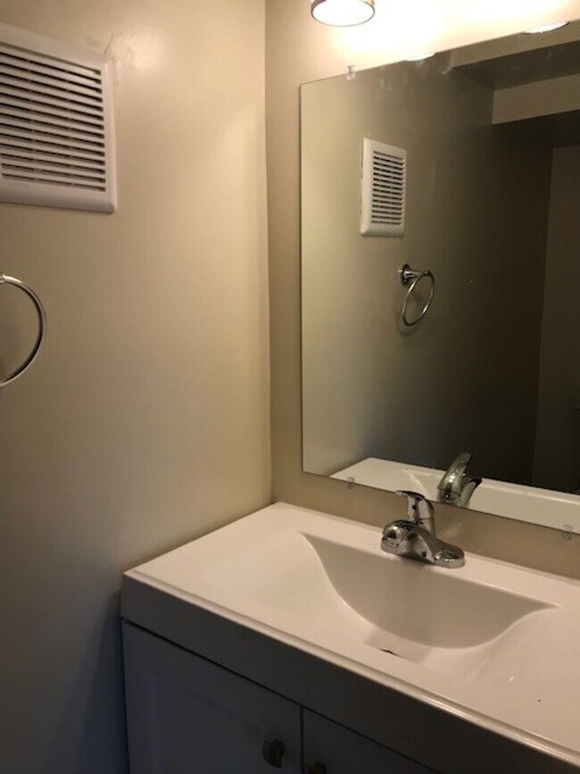 Building Photo - Gorgeous Cheverly Colonial With a Finished  Basement! 3 Beds and 1.5 Baths!