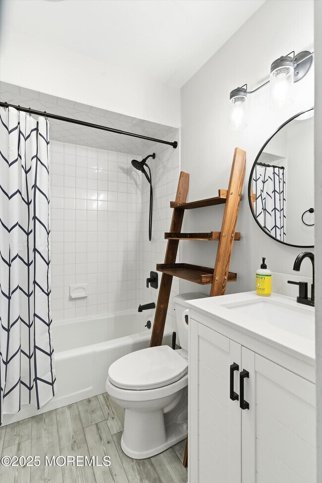 Building Photo - 132 Sampson Ave