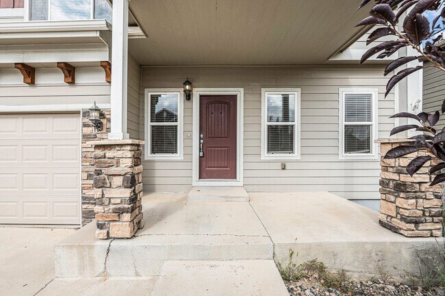 Building Photo - Nice Big Home, close to Ft Carson, Updated...