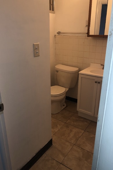 Building Photo - 3913 W 124th Pl