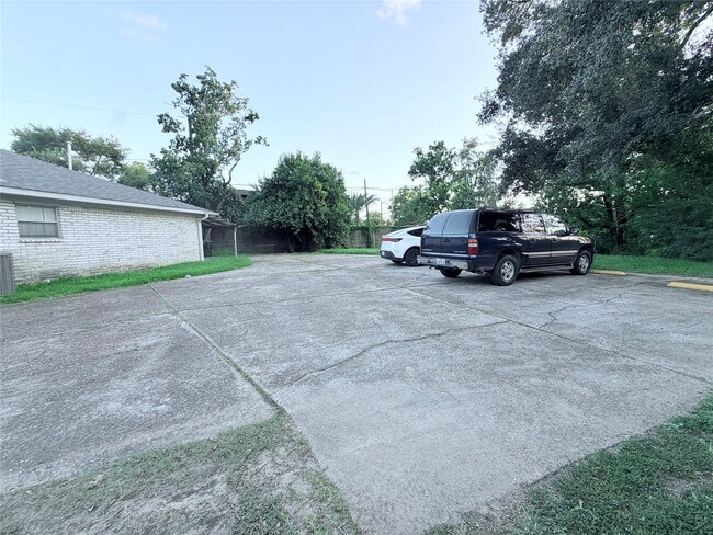 Building Photo - 7315 Housman