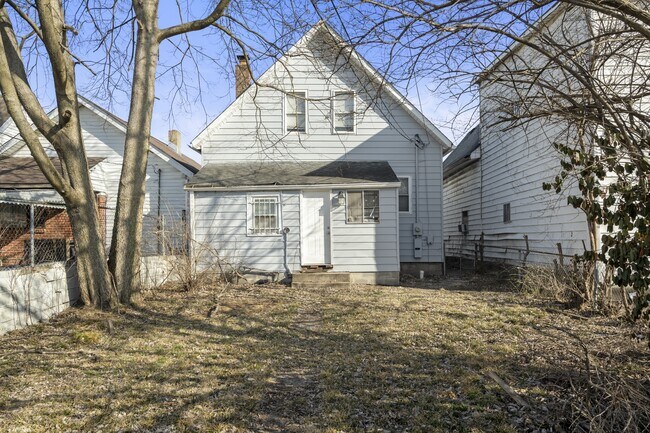 Building Photo - 1211 W 30th St