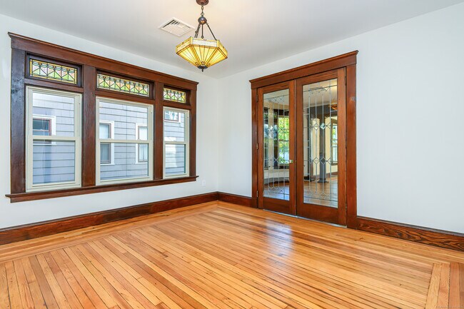Building Photo - 27 Hubinger St