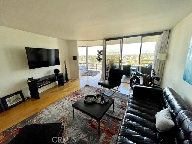 Building Photo - 4265 Marina City Dr