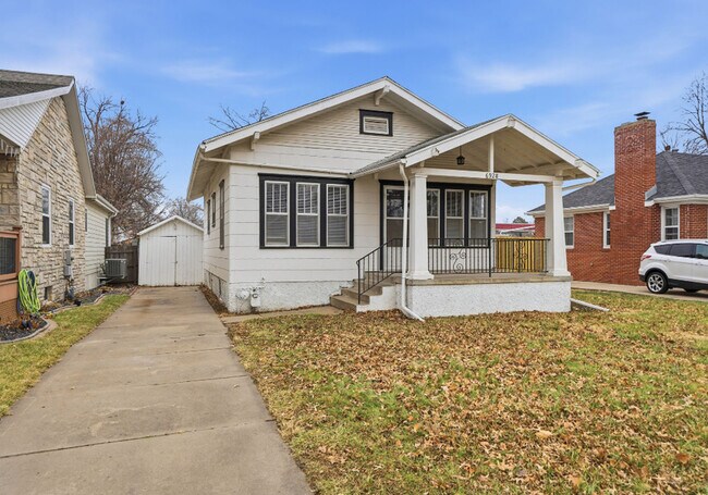 Building Photo - 6928 Ballard Ave
