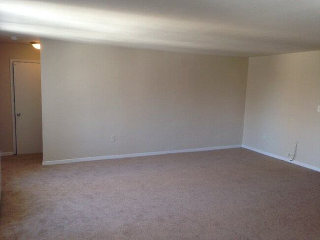 Building Photo - 6166 Leesburg Pike