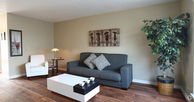 Interior Photo - Lux Estate TX Apartments
