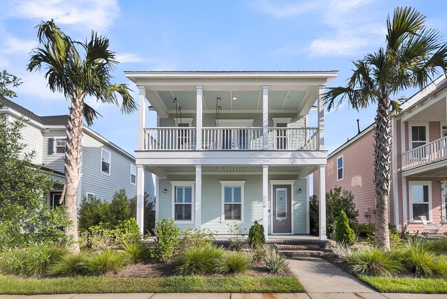 Primary Photo - Beautiful 3 Bedrooms, 3.5 Bathrooms Home i...