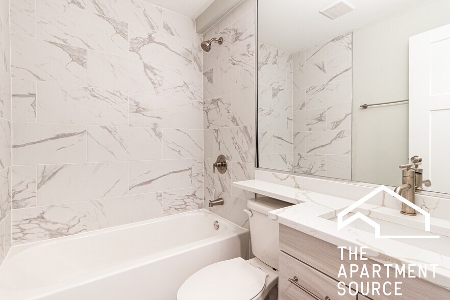 Building Photo - 454 W Barry Ave