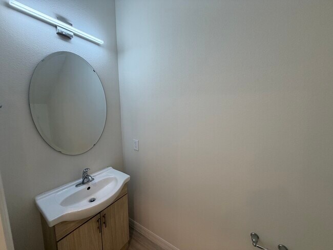 Building Photo - 2138 Penny Ln