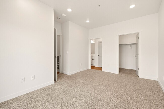 Building Photo - 2305 E 830 S