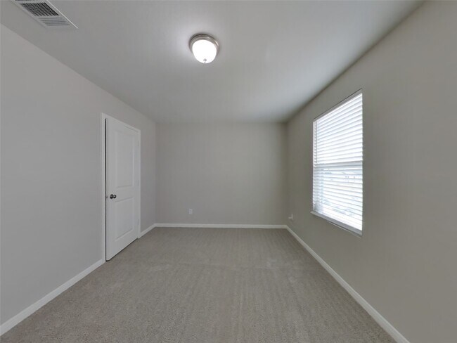 Building Photo - 10122 Cerritos dr