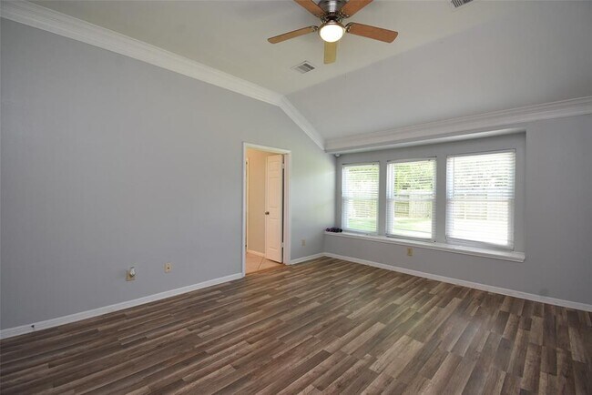 Building Photo - 1110 Ferndale Ct