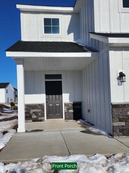Building Photo - 10229 Goodview Cir S