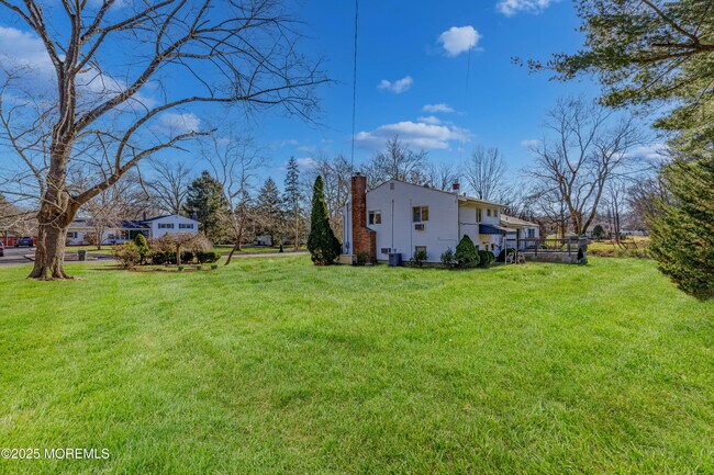 Building Photo - 150 Cloverdale Cir