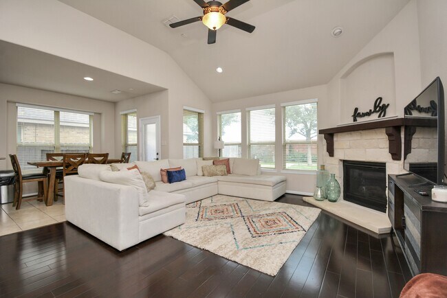 Building Photo - 17510 Woodfalls Ln