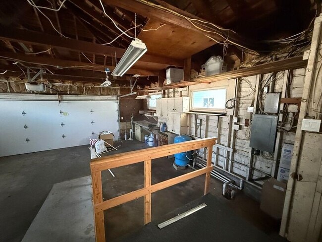 Building Photo - 4135 Rivercrest Dr N