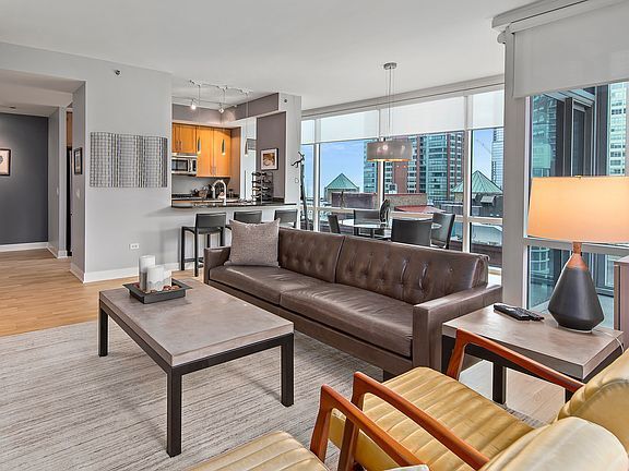 Building Photo - 505 N McClurg Ct