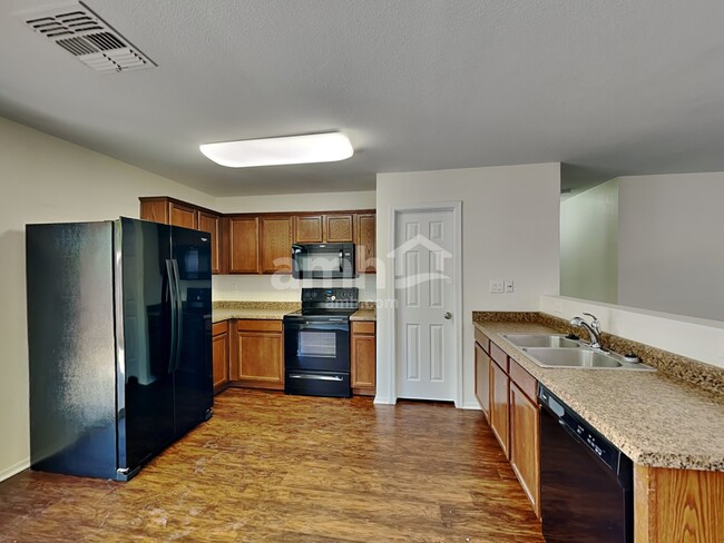 Building Photo - 15445 W Cameron Dr