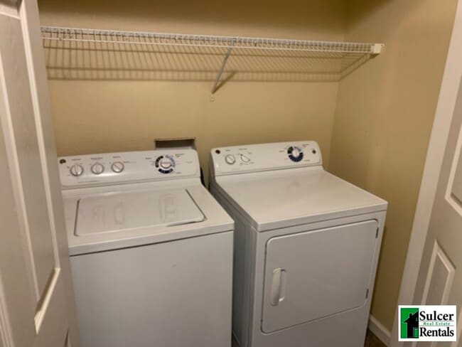 Building Photo - The Oaks: Water &amp; Sewer Included