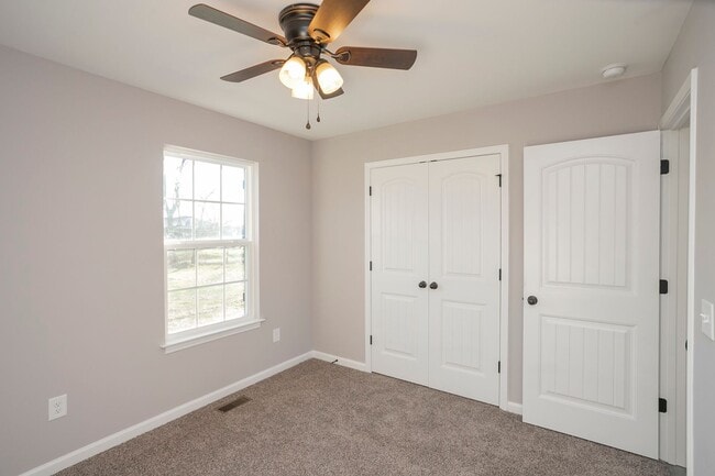 Building Photo - 123 Vanatta Rd