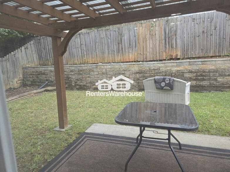 Building Photo - 528 Highland Falls Dr