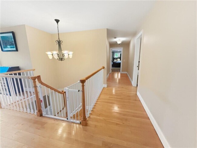 Building Photo - 37 Seabury Dr