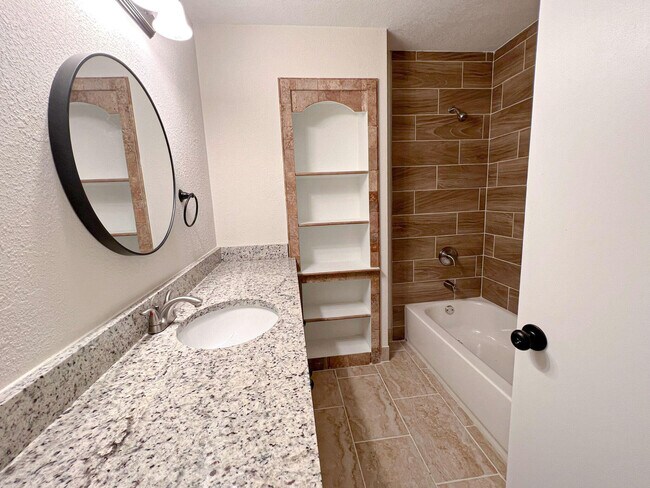 Building Photo - 643 NW Grenada St