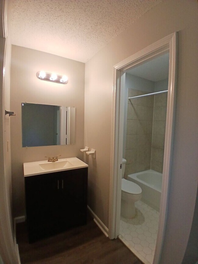 Building Photo - Charming 3BR/2BA in Riverdale | Modern LVP